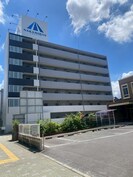 メイプル岩塚本通の外観