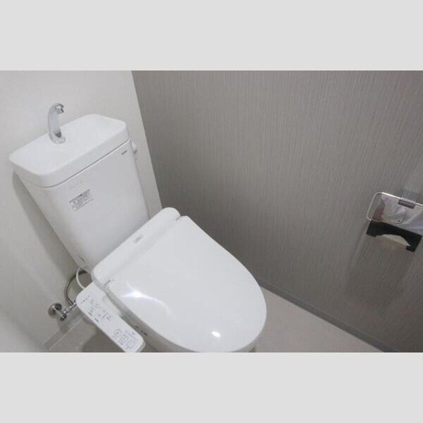 トイレ メイプル岩塚本通