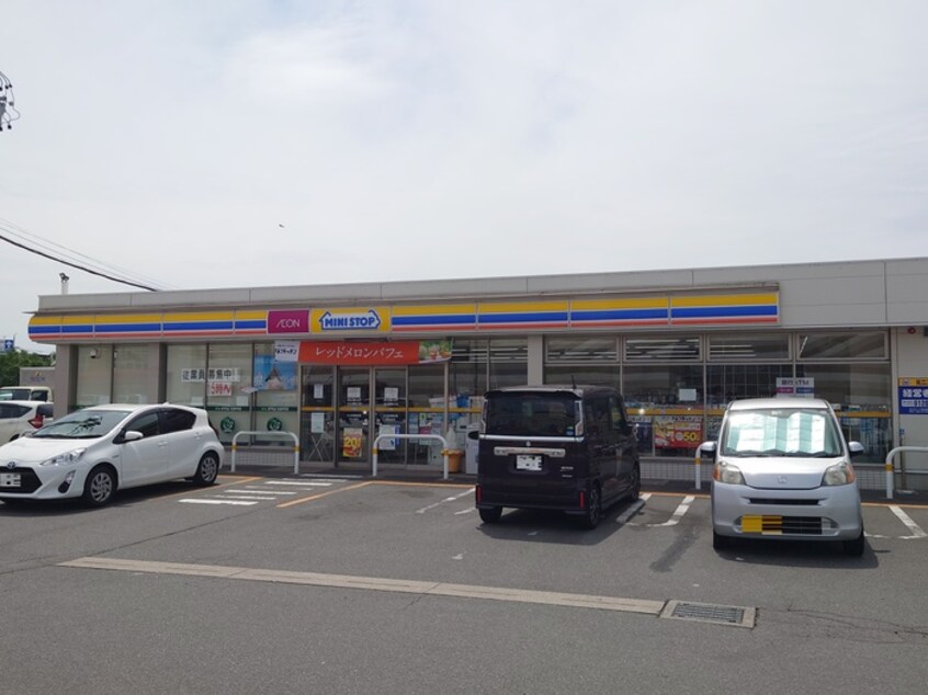 ミニストップ名古屋新川店(コンビニ)まで149m LECOCON新川町Ⅰ