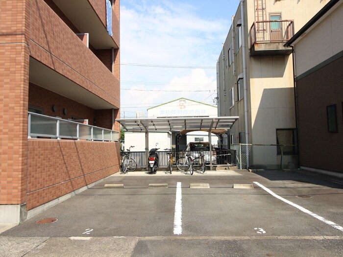 駐車場 ZAFFIRO