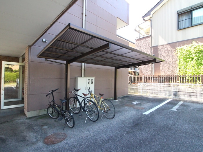 駐輪場 エトワ－ル栄