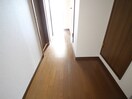 廊下 アンプルール　リーブル　滝の水