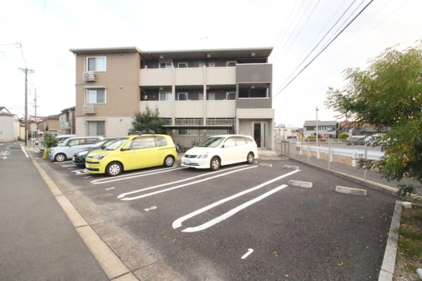 駐車場 ウィル　豊栄