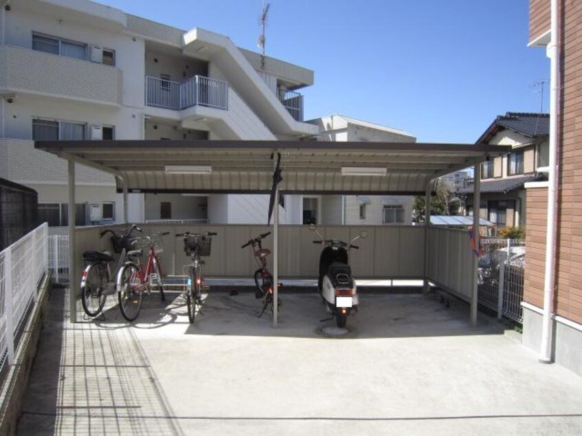 駐輪場 ハレレア