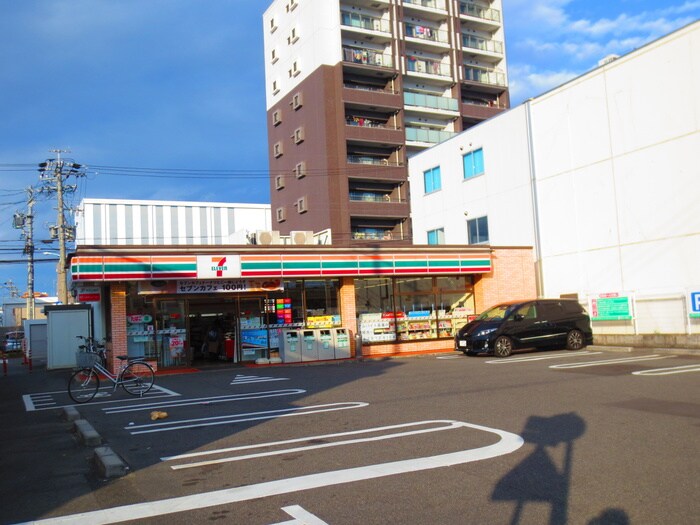 セブンイレブン　名古屋若葉通2丁目店(コンビニ)まで159m 紅雲