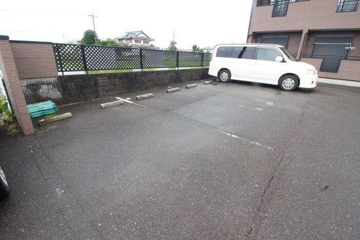 駐車場 ブリイエーシャトウ