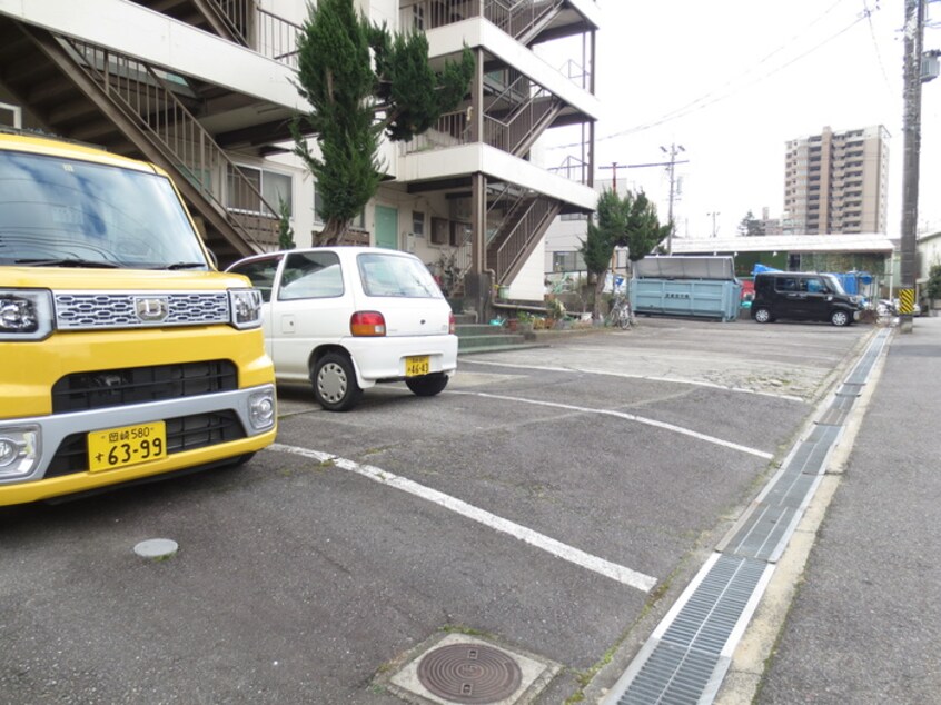 駐車場 マンション賛栄