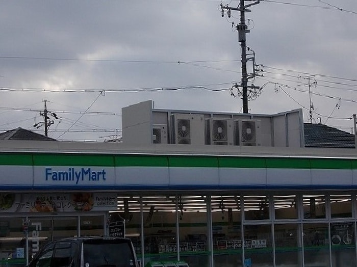 ファミリーマート(スーパー)まで105m ガーデンプラザ