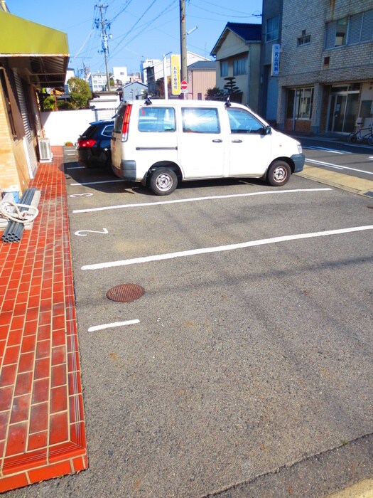 駐車場 カイラーサアネックス