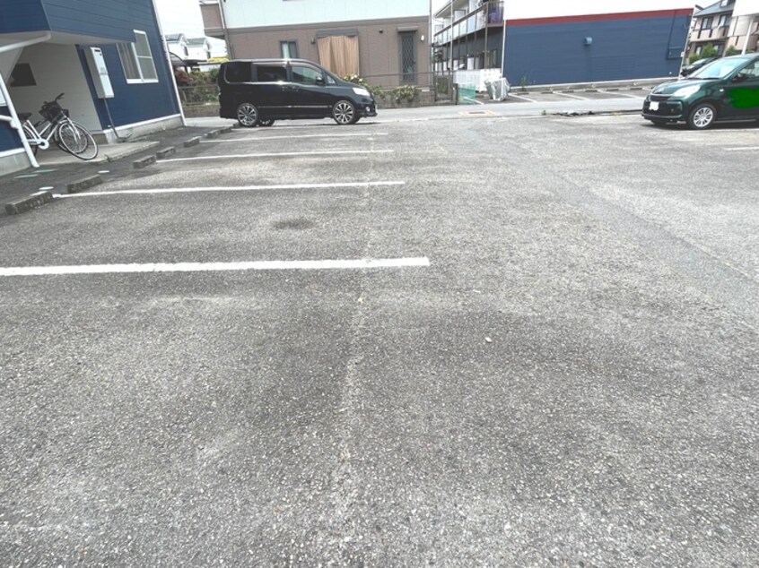 駐車場 ハイツ・リ－