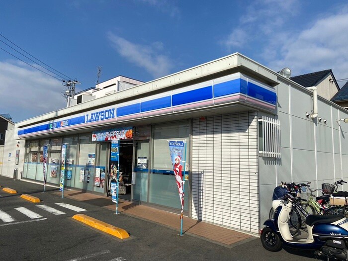 ローソン中村本陣通五丁目店(コンビニ)まで650m スピリア・ヒビツ　B