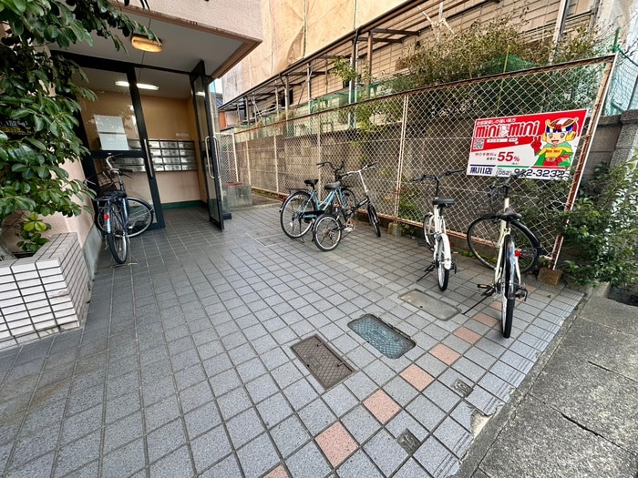 エントランス部分 ＣＳ味鋺