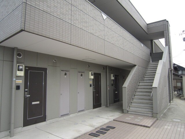 エントランス部分 エクセレンスアイディ