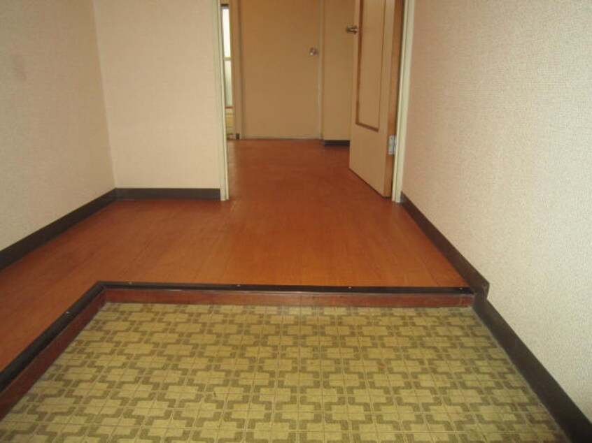 玄関 コーラル志賀