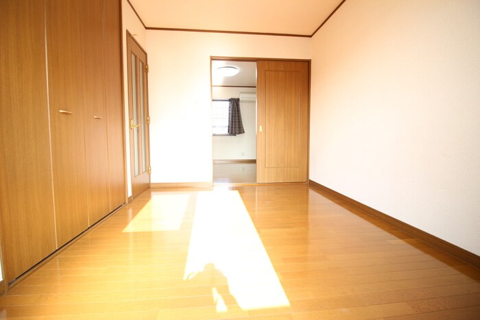 居室 デュープレックス新川A