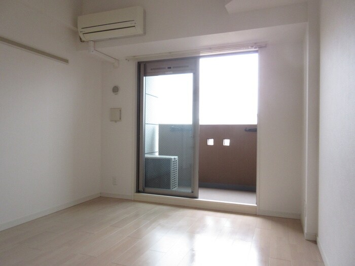 居室 ﾌﾟﾚｻﾝｽ上前津ﾘﾗｸｼｱ(902)