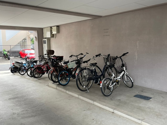 駐輪場 グレ－ス牧の里南館