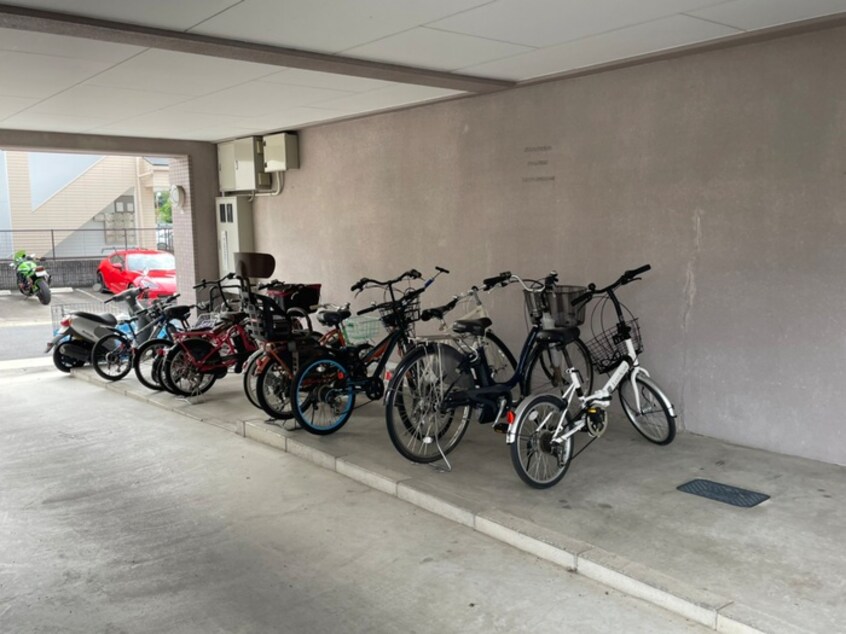 駐輪場 グレ－ス牧の里南館