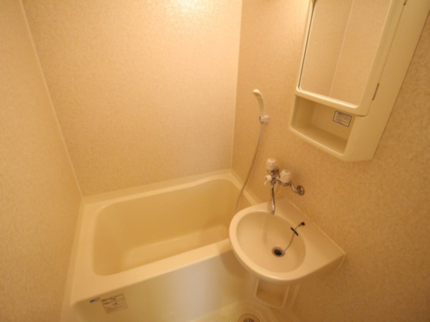 バス／シャワールーム等 アドミ－ル栄生