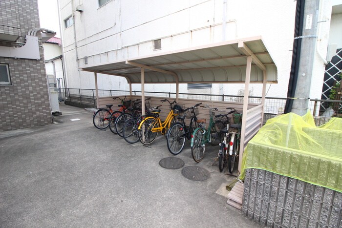 駐輪場 センタ－スクエア師勝