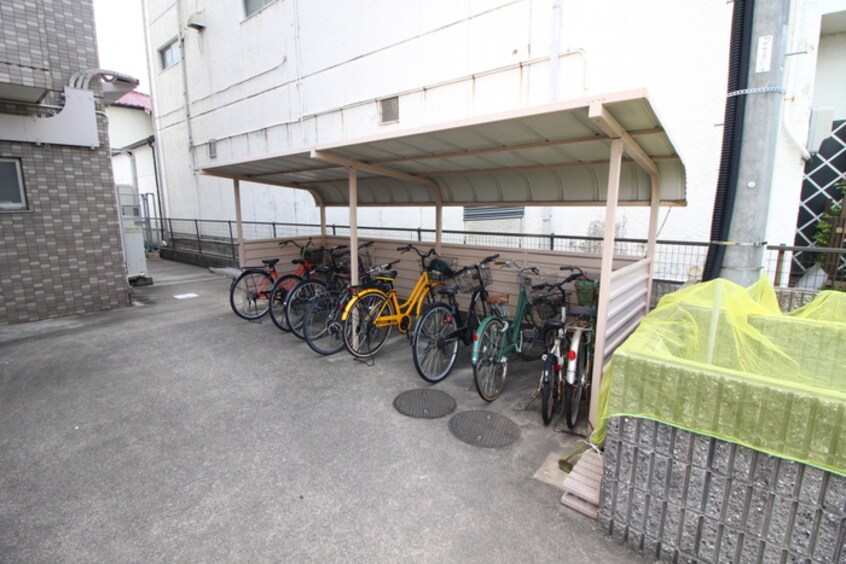 駐輪場 センタ－スクエア師勝