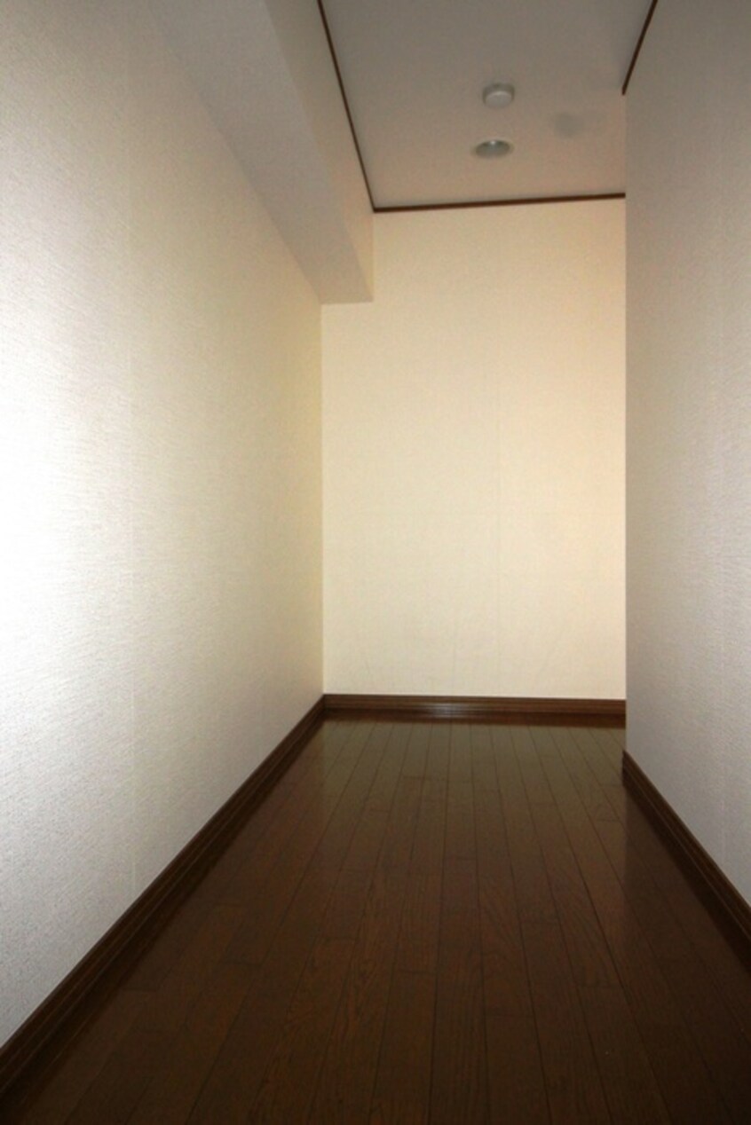 廊下 センタ－スクエア師勝