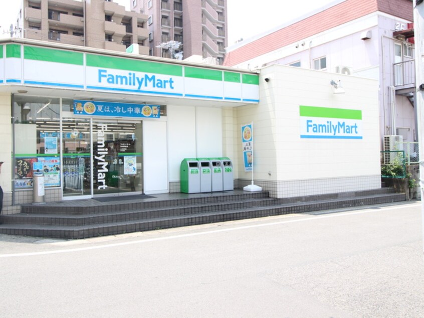 ファミリーマート赤池駅前店(コンビニ)まで90m ニッシンパークサイド