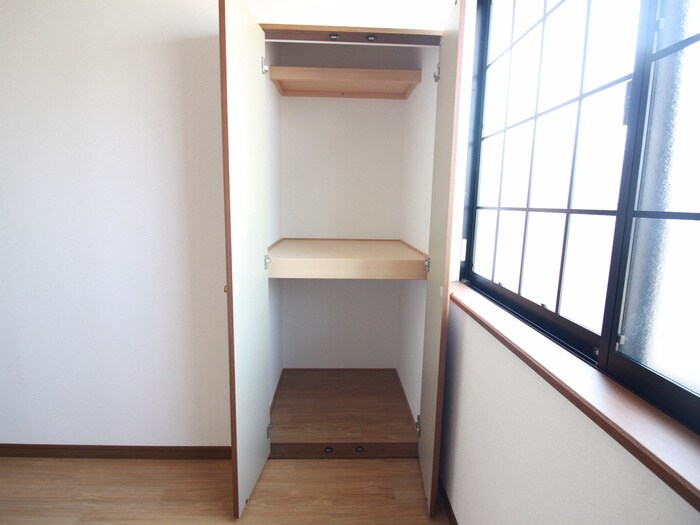 収納 VIBRE一色　B棟