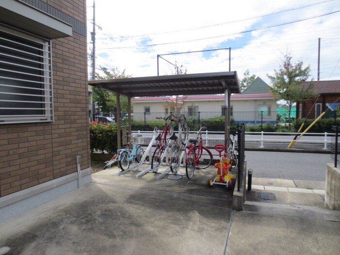 駐輪場 グラスウィン