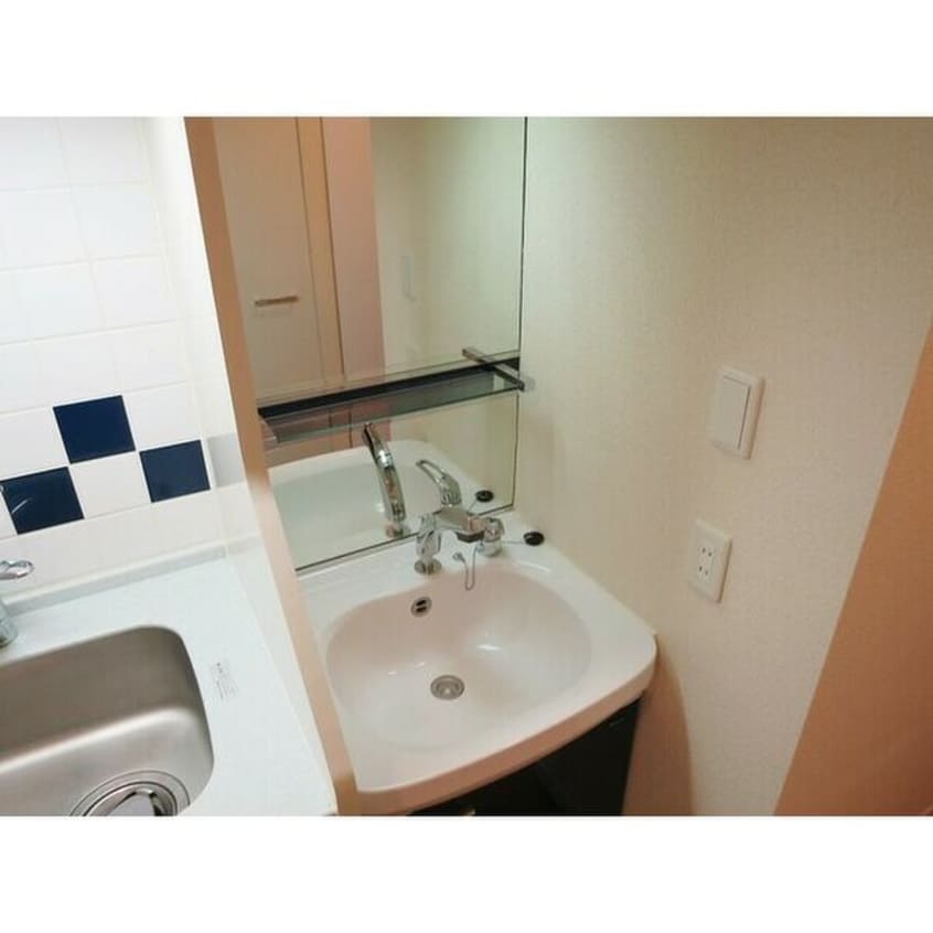 洗面 ﾌﾟﾚｻﾝｽ泉ｾﾝﾄﾏｰｸ(707)