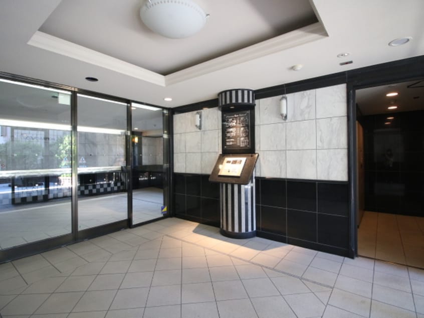 エントランス部分 ﾌﾟﾚｻﾝｽ泉ｾﾝﾄﾏｰｸ(707)