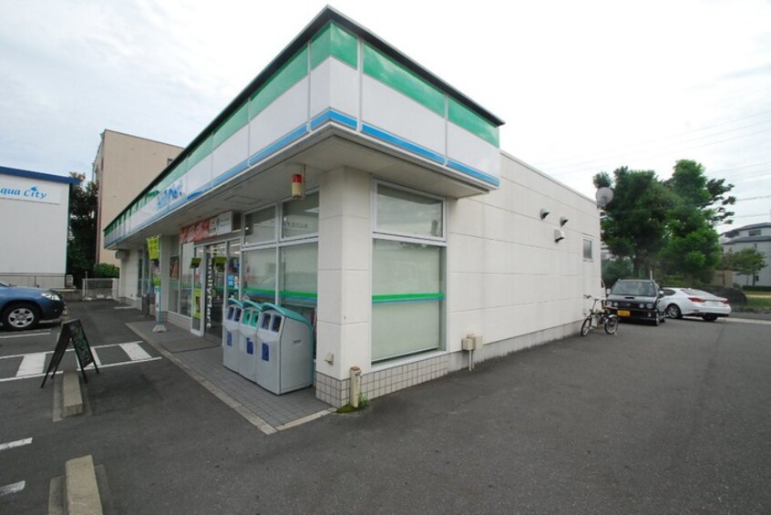 ファミリーマート名東牧の原店(コンビニ)まで160m アーバン牧の原