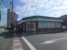 ファミリーマート万場大橋店(コンビニ)まで149m ブライド・オーブⅡ