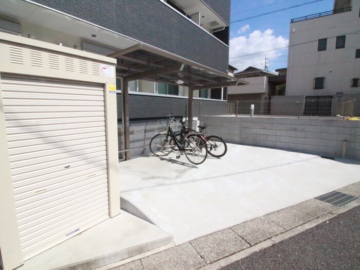 駐輪場 リコルテ一社