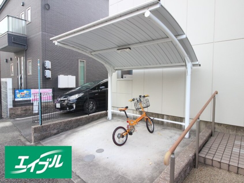 駐輪場 ドエル山王