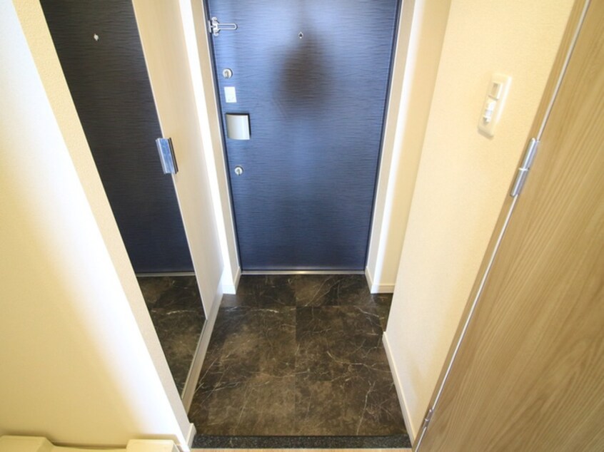 玄関 ﾌﾟﾚｻﾝｽ新栄ﾕﾘｼｽ(806)