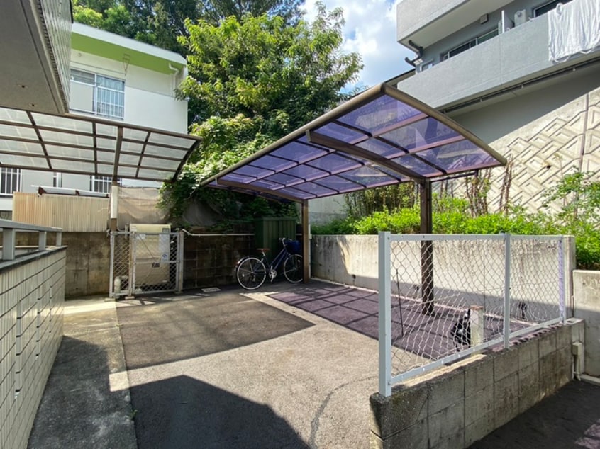 駐輪場 ビラージュ峰