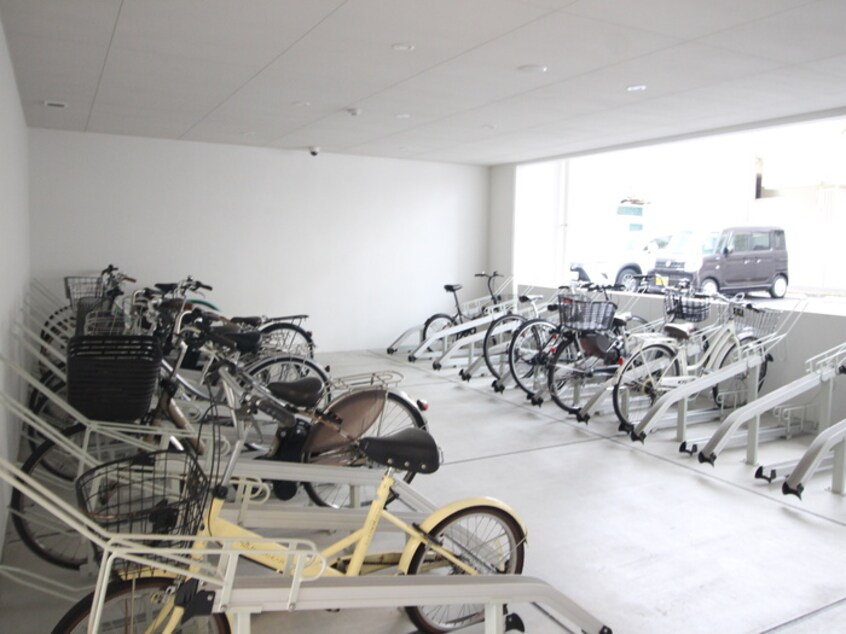 駐輪場 パルティール植田アネックス