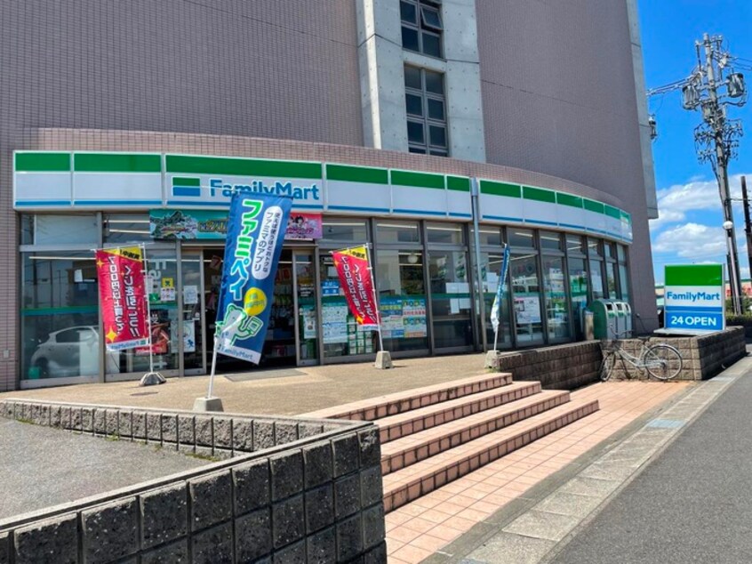 ファミリーマート(コンビニ)まで550m ベル･ステージ竹の山　1