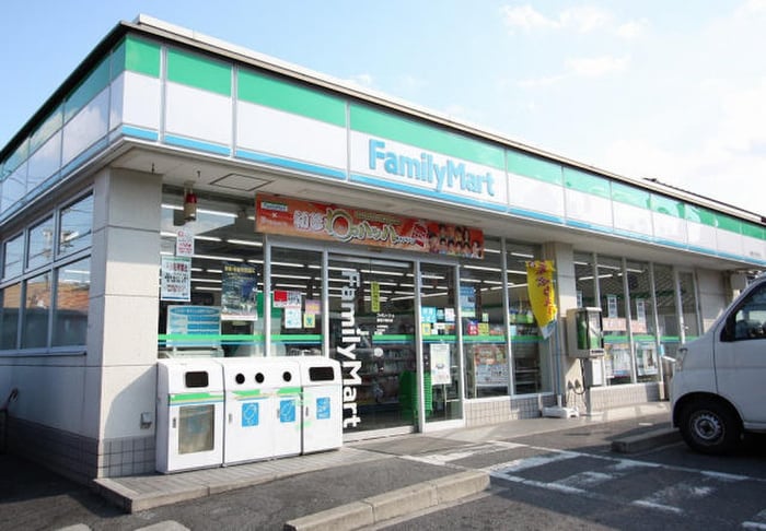 ファミリーマート(スーパー)まで344m トータス鶴里