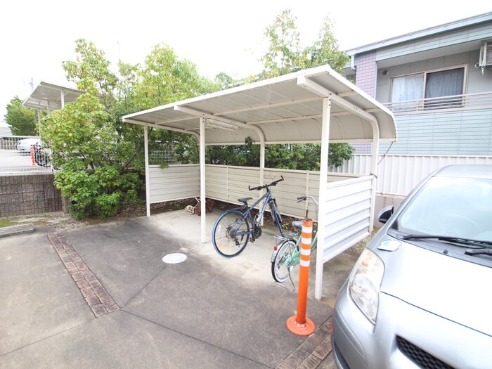 駐輪場 ブラウベルグ