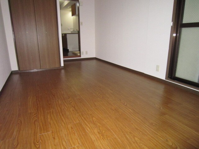 居室 ラフィ－ネ野並ビル