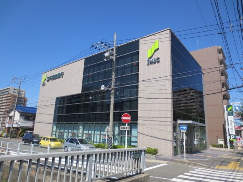 三井住友銀行(銀行)まで600m ラフィ－ネ野並ビル