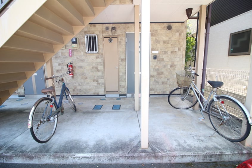 駐輪場 アムール丸山