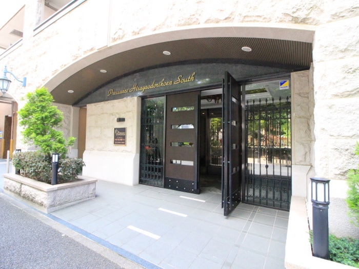エントランス部分 ﾌﾟﾚｻﾝｽ久屋大通公園ｻｳｽ(909)