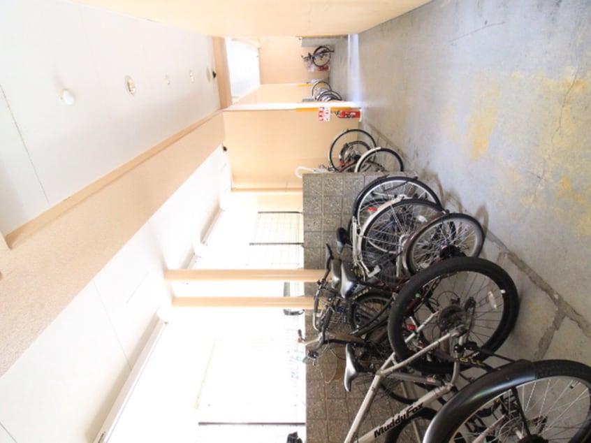 駐輪場 ﾌﾟﾚｻﾝｽ久屋大通公園ｻｳｽ(909)