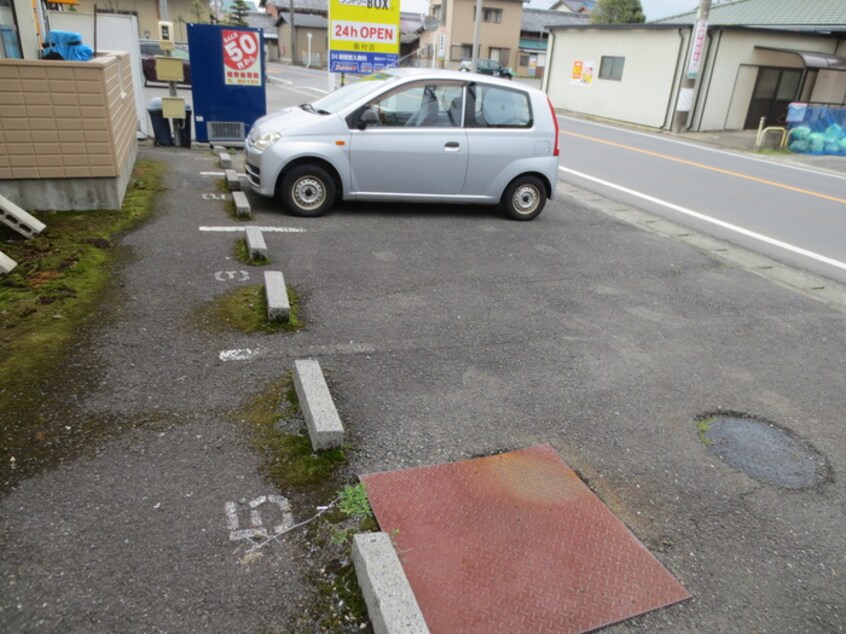 駐車場 ドミールＮＡＭＵ