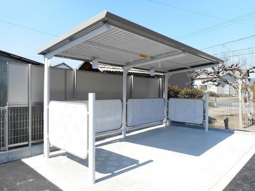 駐輪場 カルメーラ