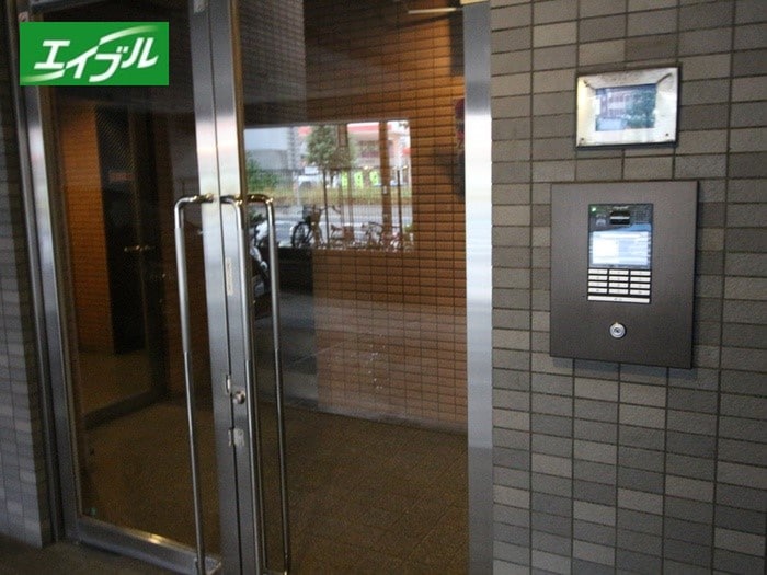 エントランス部分 クレスト泉