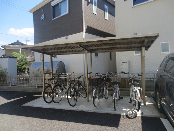 駐輪場 イ・ラプセル